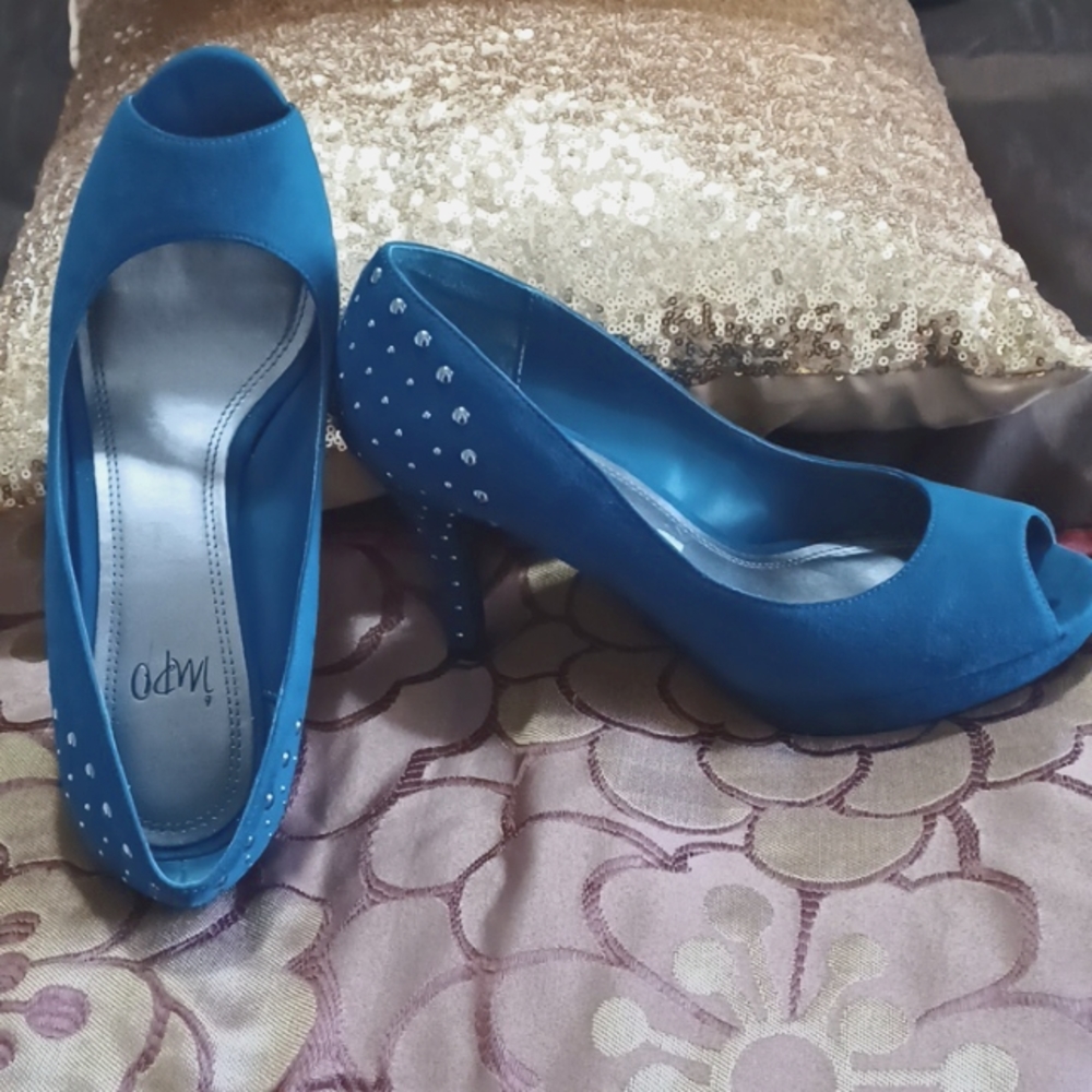 Teal heels